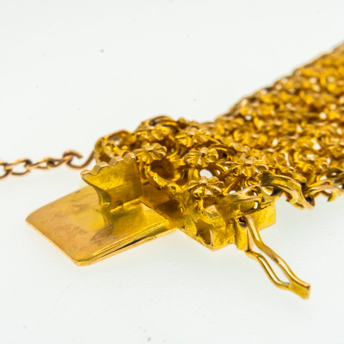 Brazalete con moneda oro