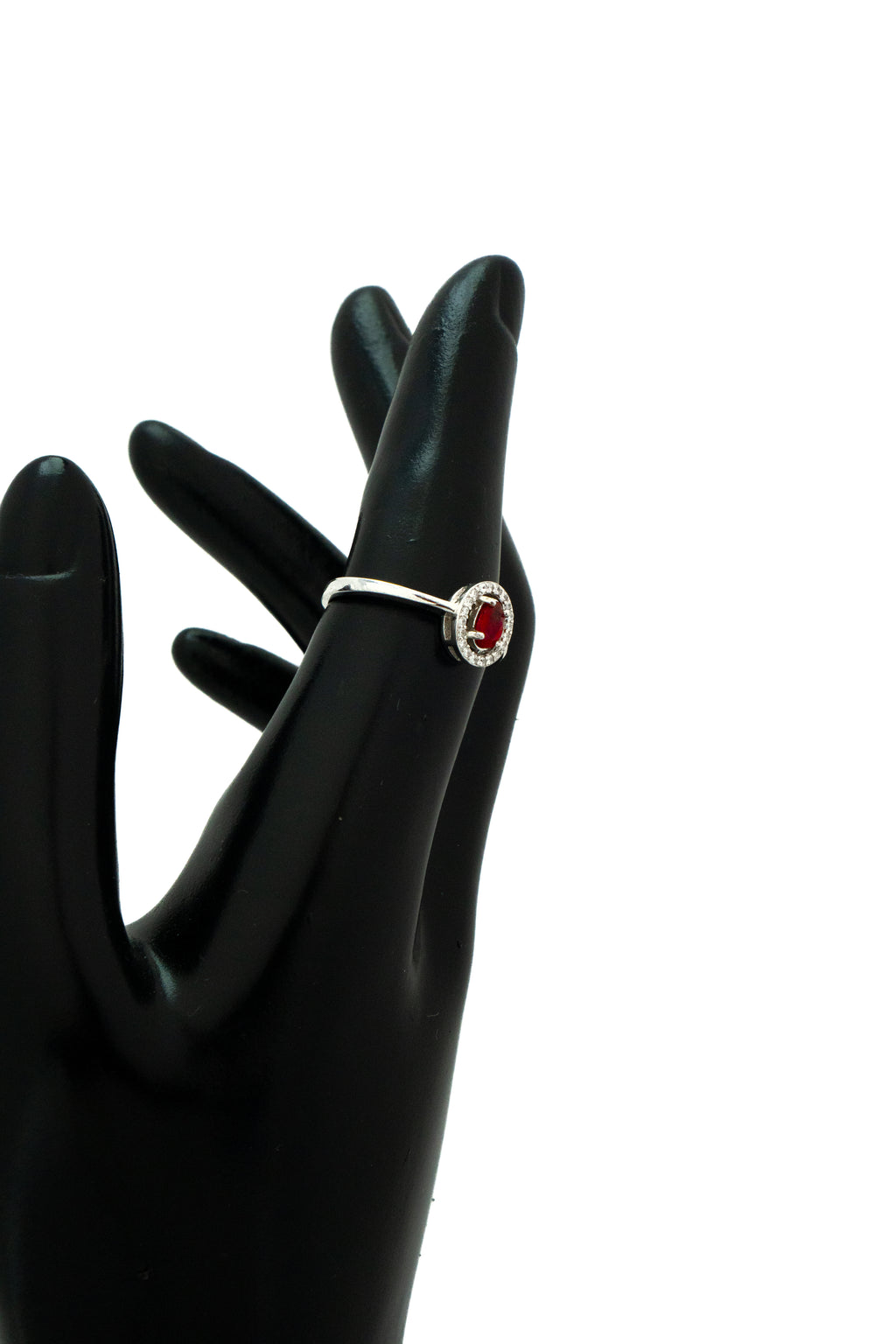 Elegante anillo de rubi