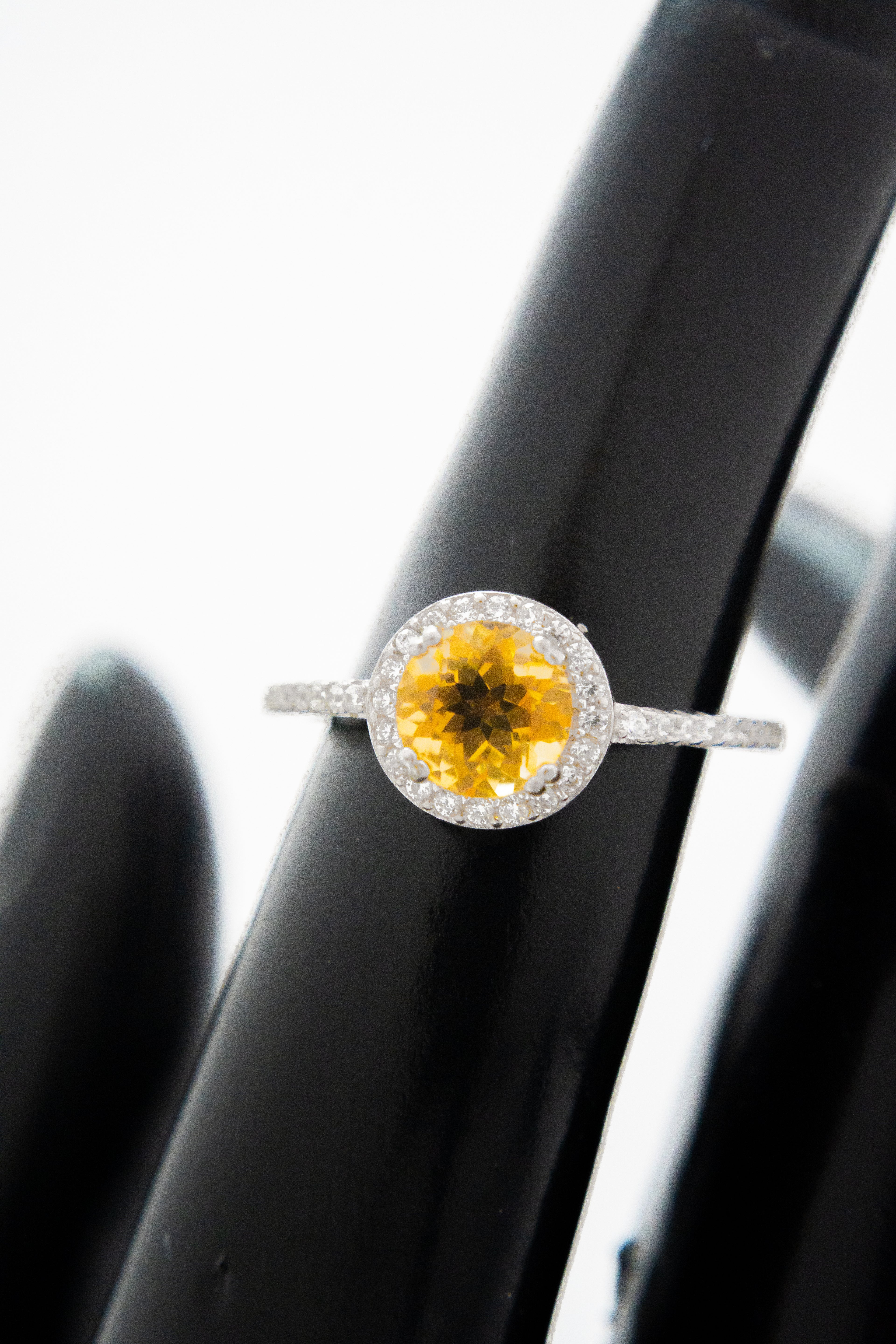 Anillo citrino