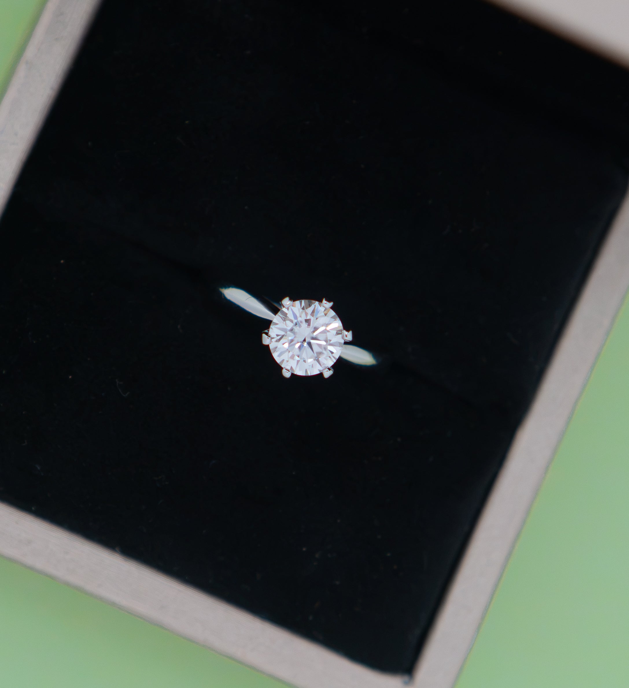 Anillo solitario plata moissanita