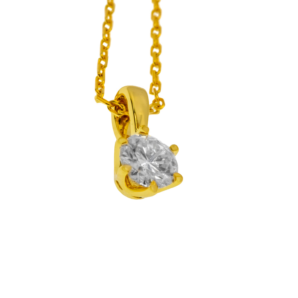 Cadena con dije brillante