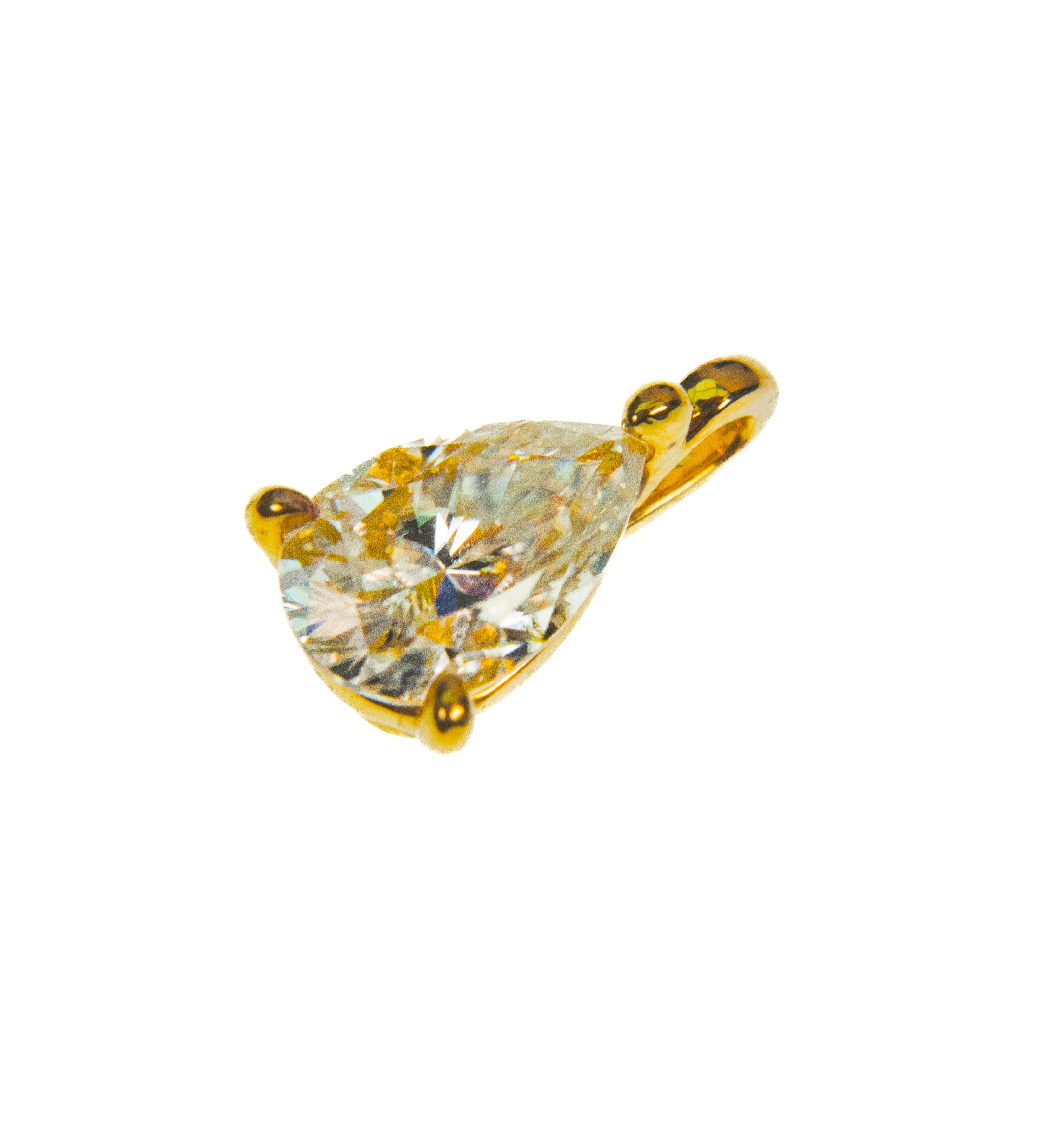 Dije Pera 3 Garras 1.0 ct