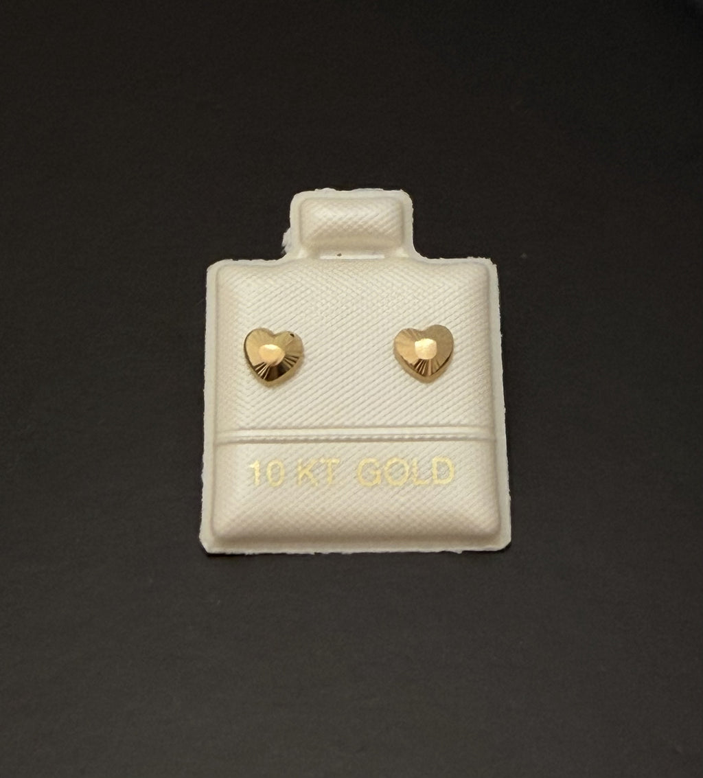 Aretes Corazon Relieve en oro 10K - Mystica Joyeria