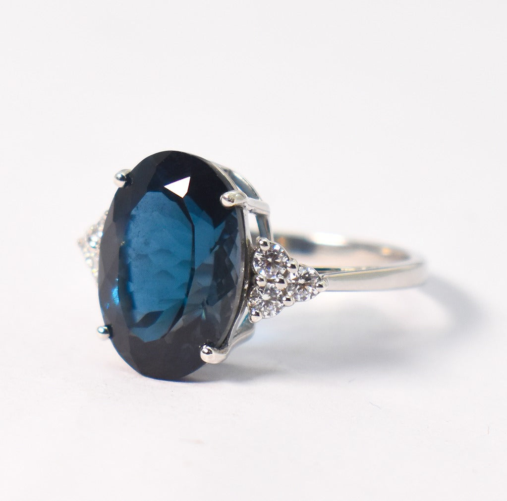 Anillo London Blue Topaz