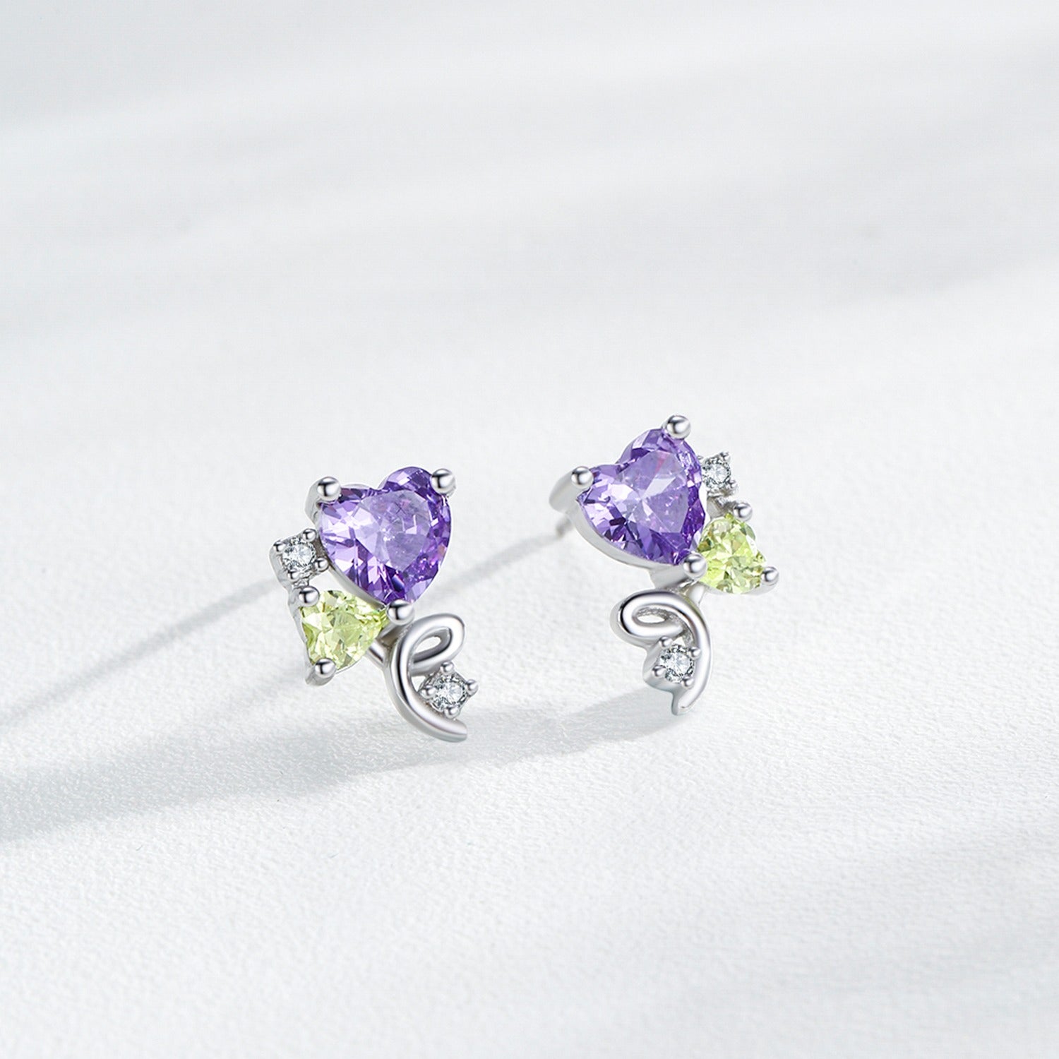 Aretes Corazón Violeta