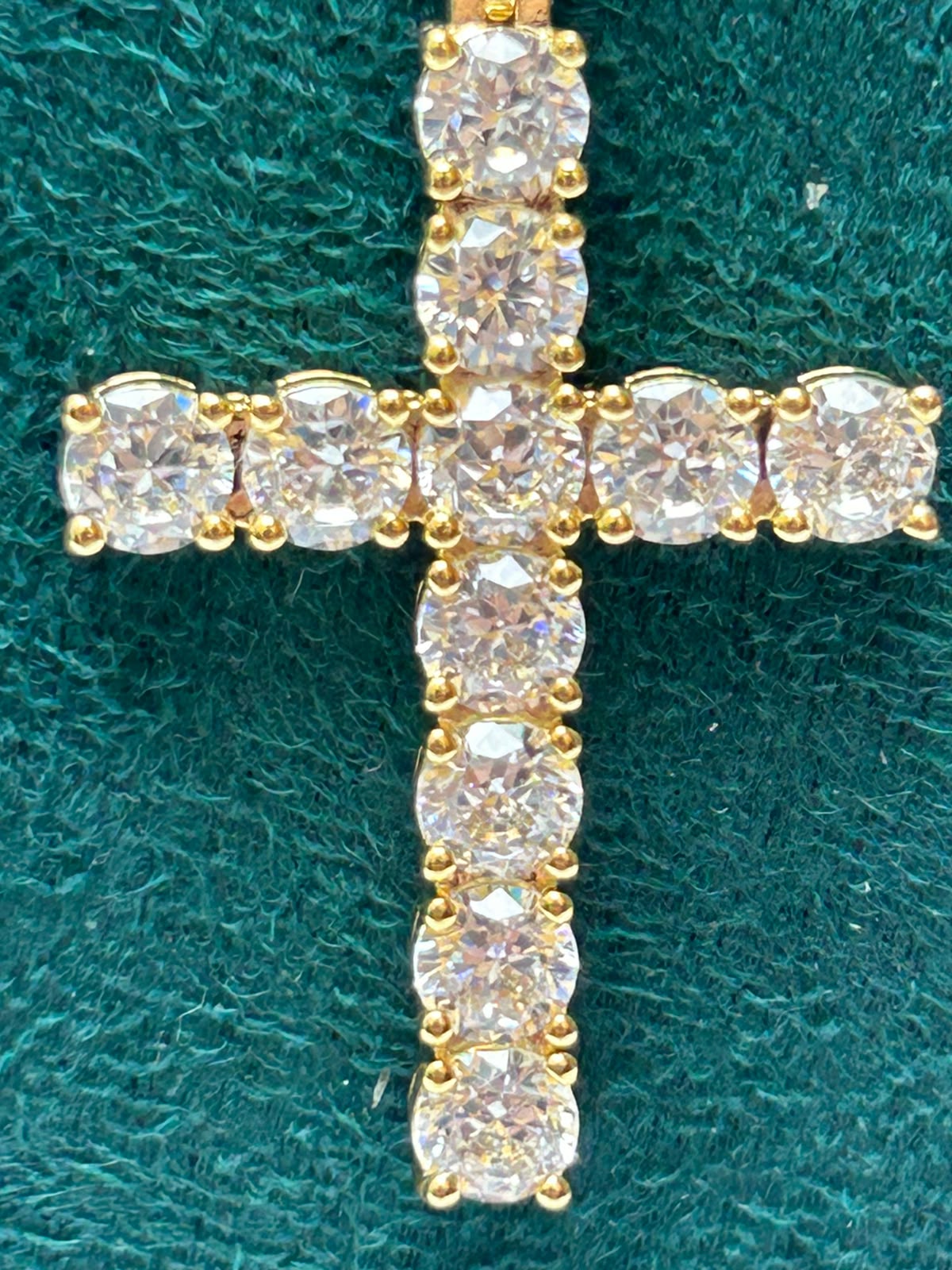 Dije cruz con zirconias