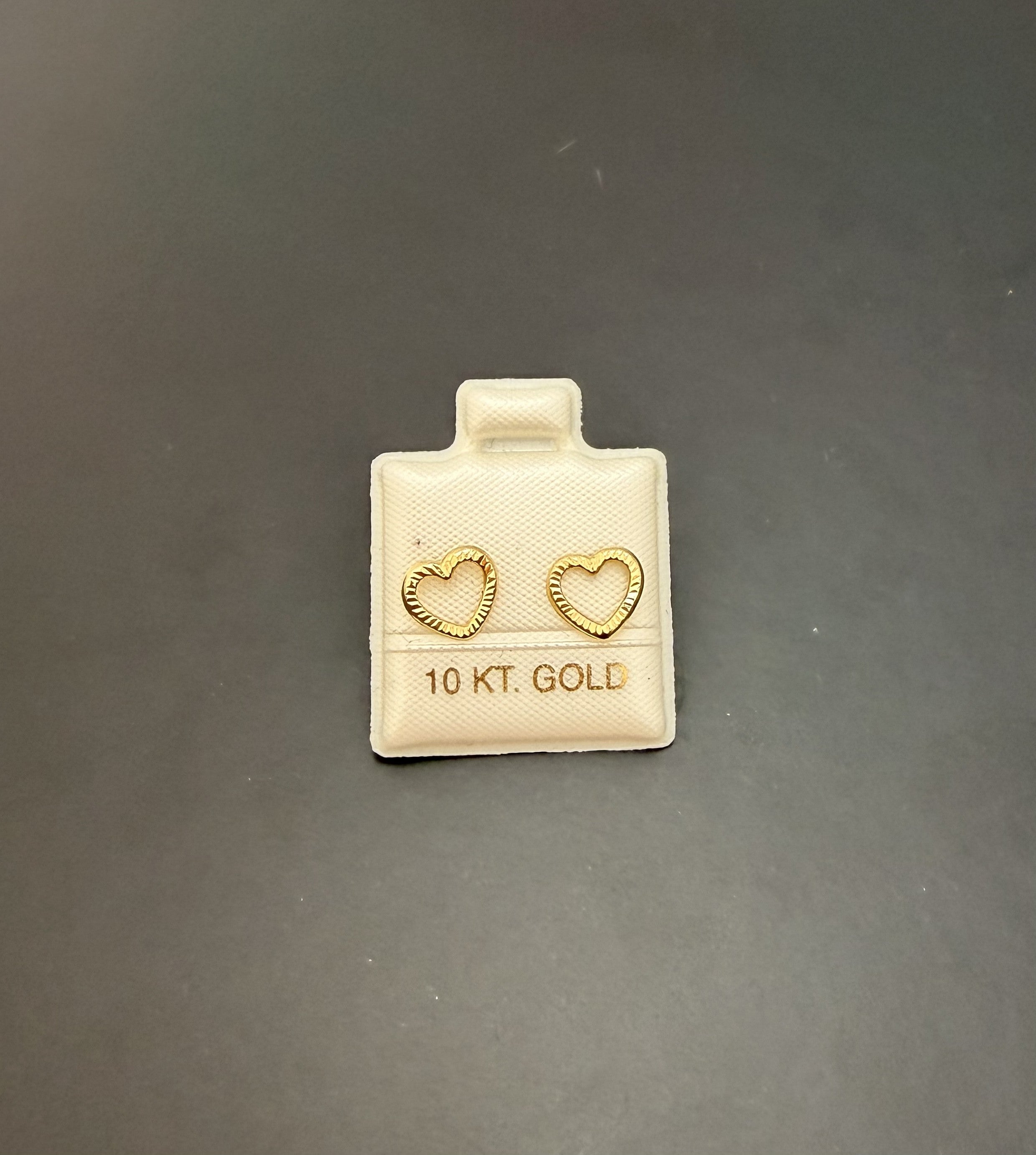 Aretes Corazon Hueco en oro 10K - Mystica Joyeria
