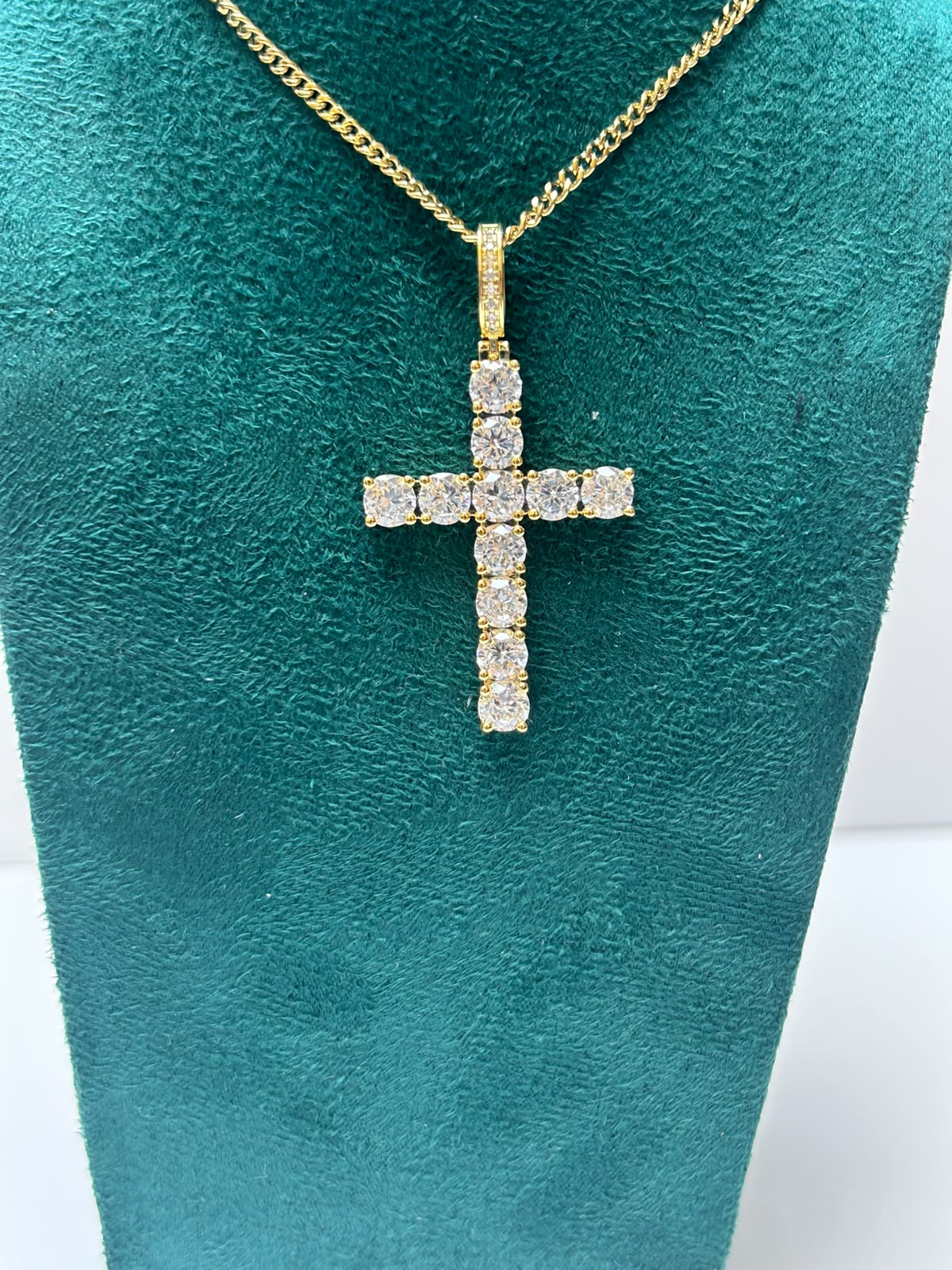 Dije cruz con zirconias
