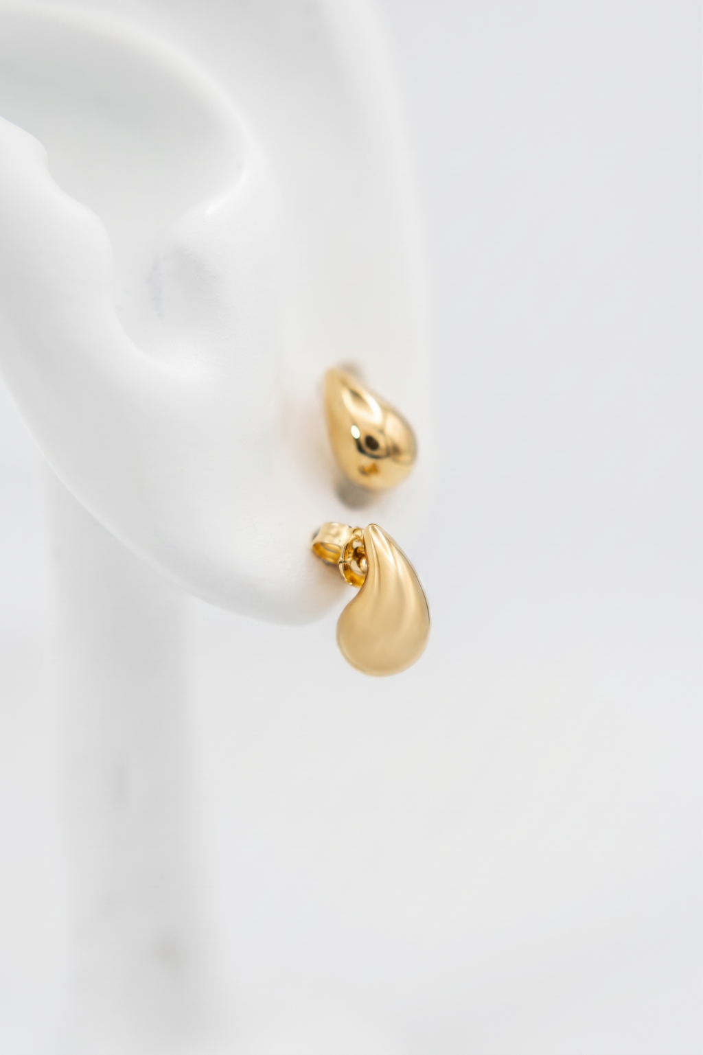 Aretes gota oro
