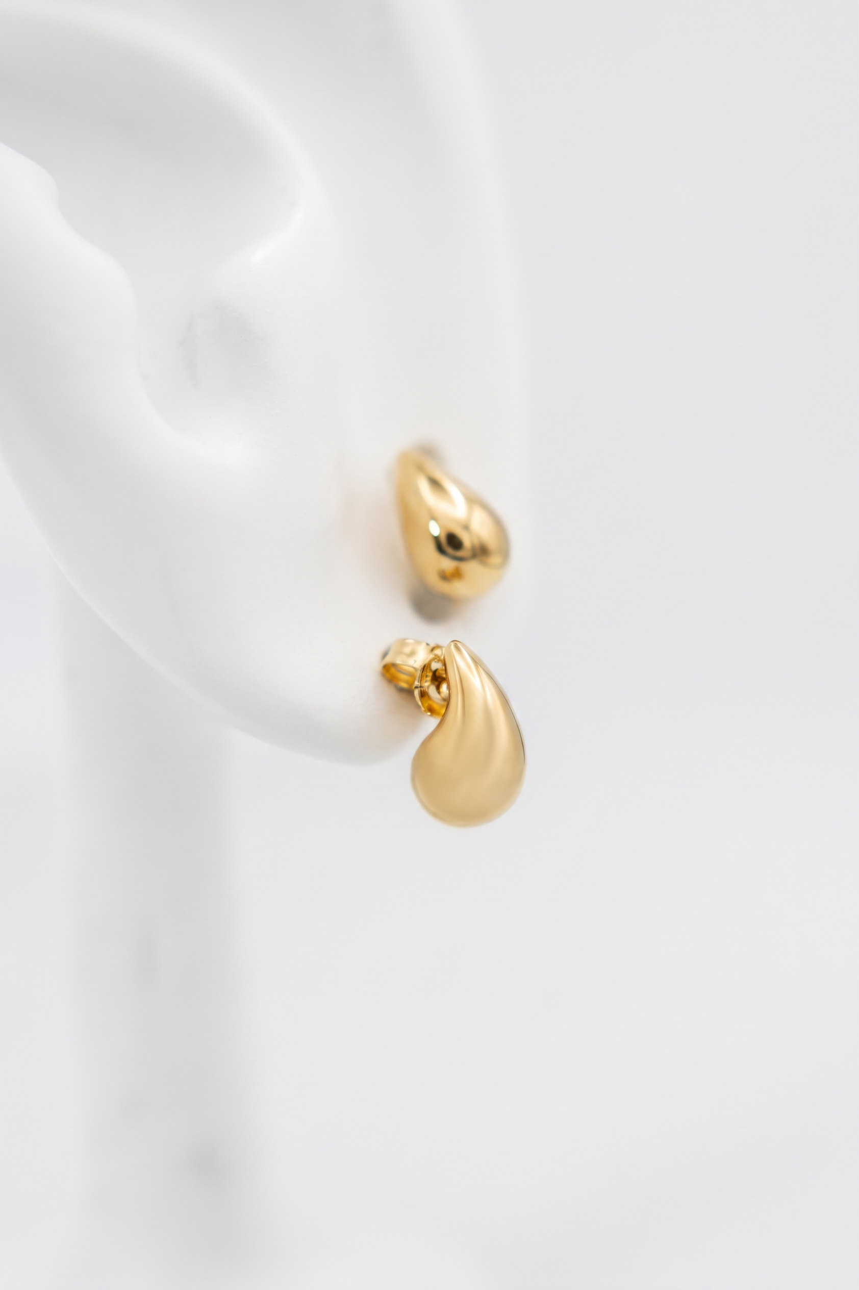 Aretes gota oro