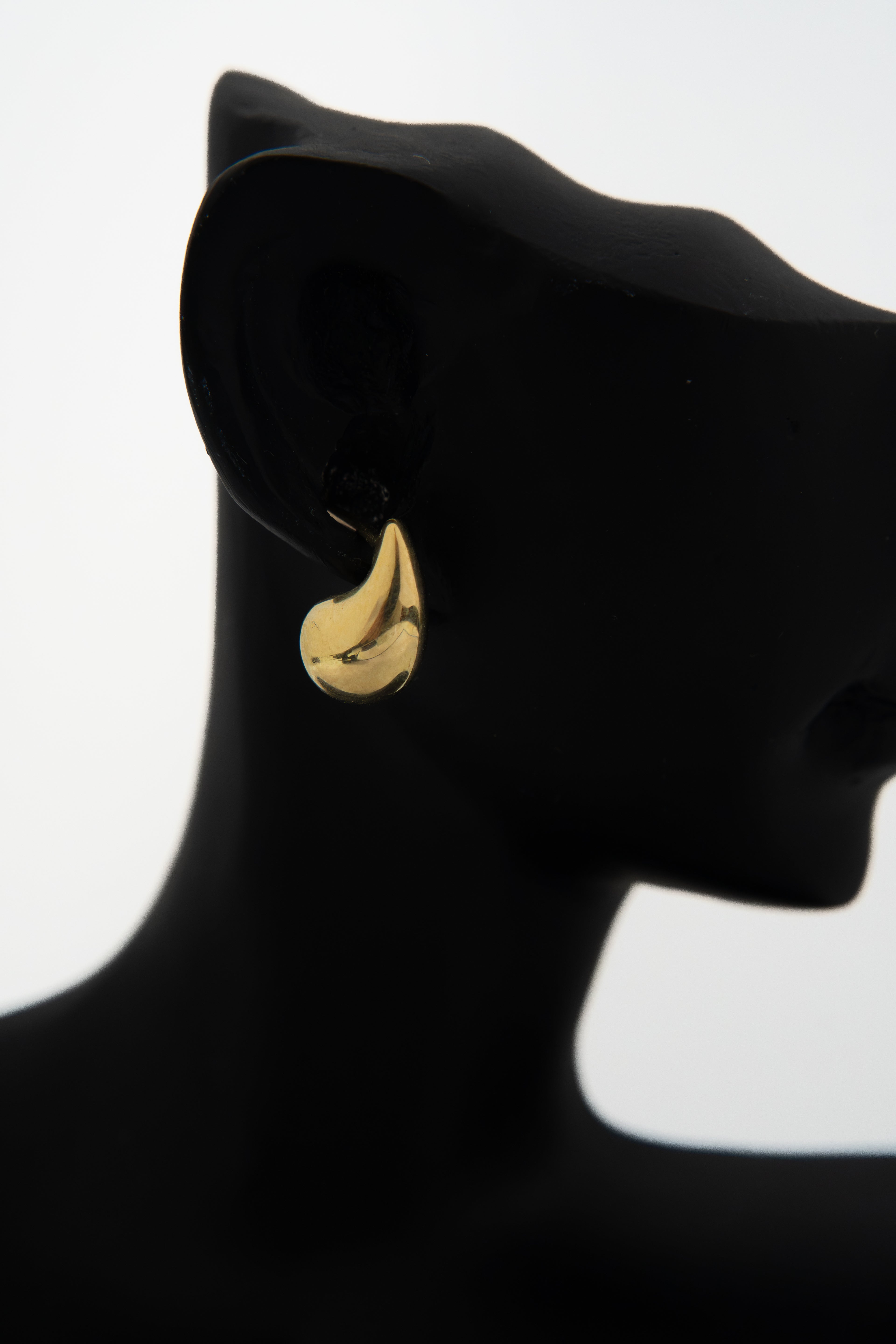 Aretes gota oro